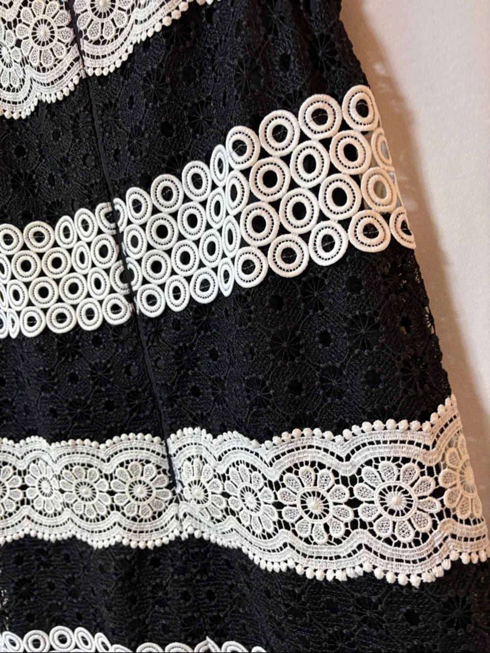 kate spade Black and white floral dot lace shift lined dress size 0 NWT